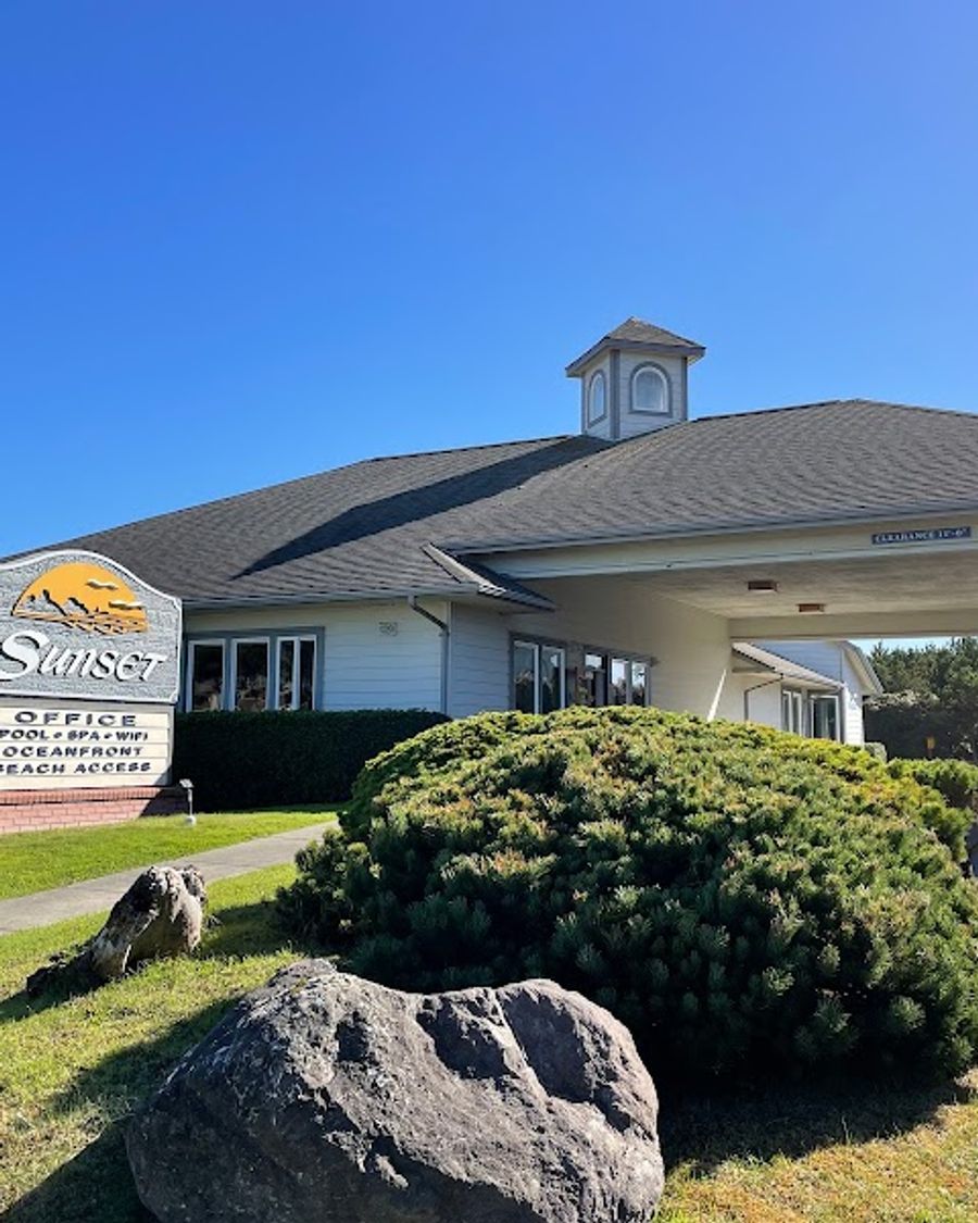 Sunset Oceanfront Lodging