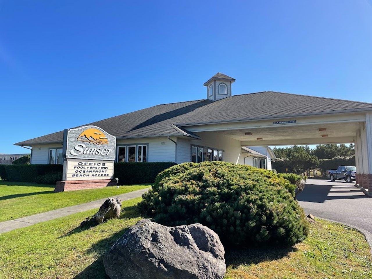 Photo of Sunset Oceanfront Lodging