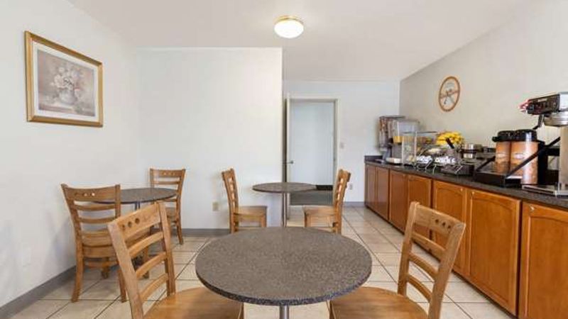 Photo of Howard Johnson by Wyndham Salem