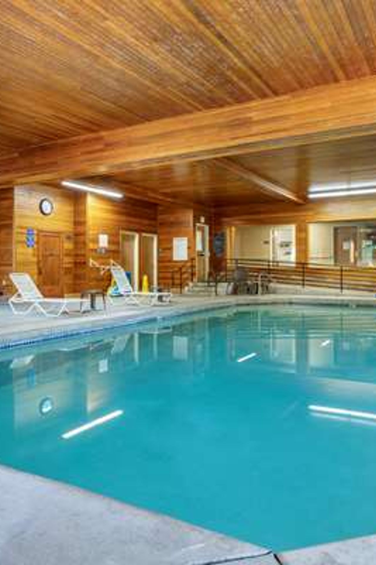Photo of Comfort Suites Salem