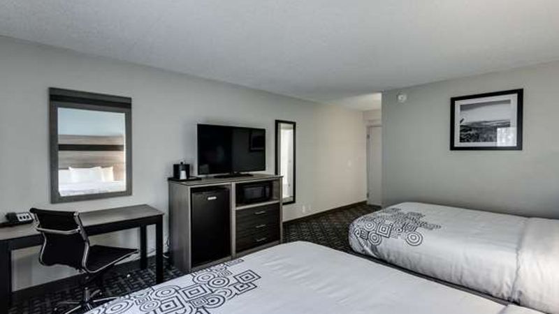 Photo of Days Inn & Suites by Wyndham Spokane