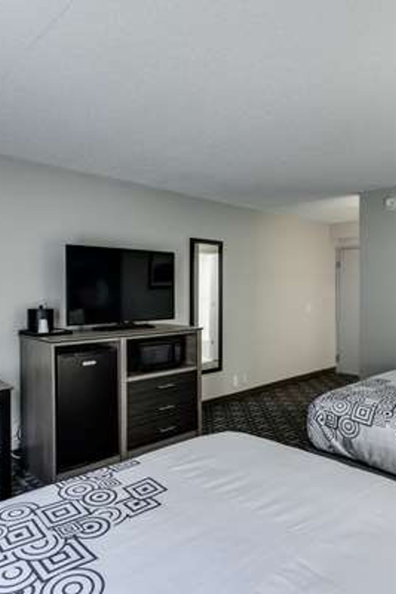 Photo of Days Inn & Suites by Wyndham Spokane