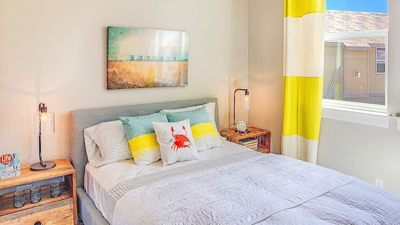 Photo of Oyhut Bay Seaside Resort - Bedroom, Queen bed