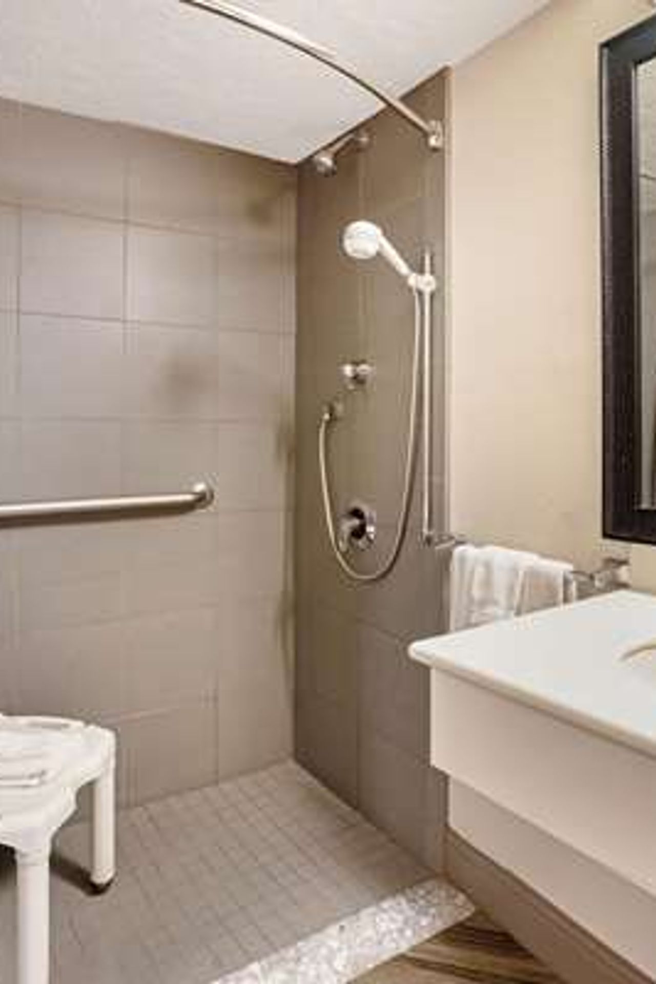 Photo of La Quinta Inn & Suites by Wyndham Tacoma - Seattle
