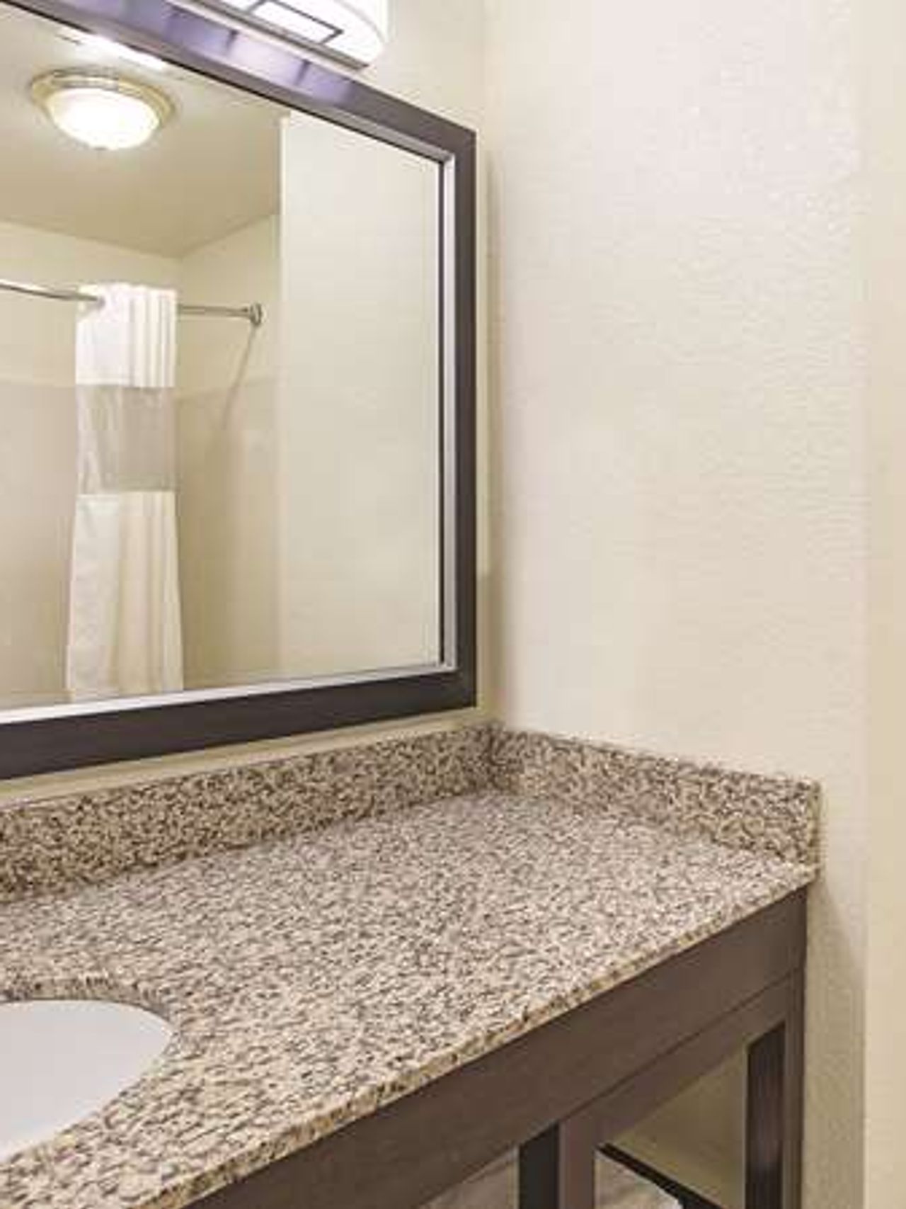 Photo of La Quinta Inn & Suites by Wyndham Central Point - Medford