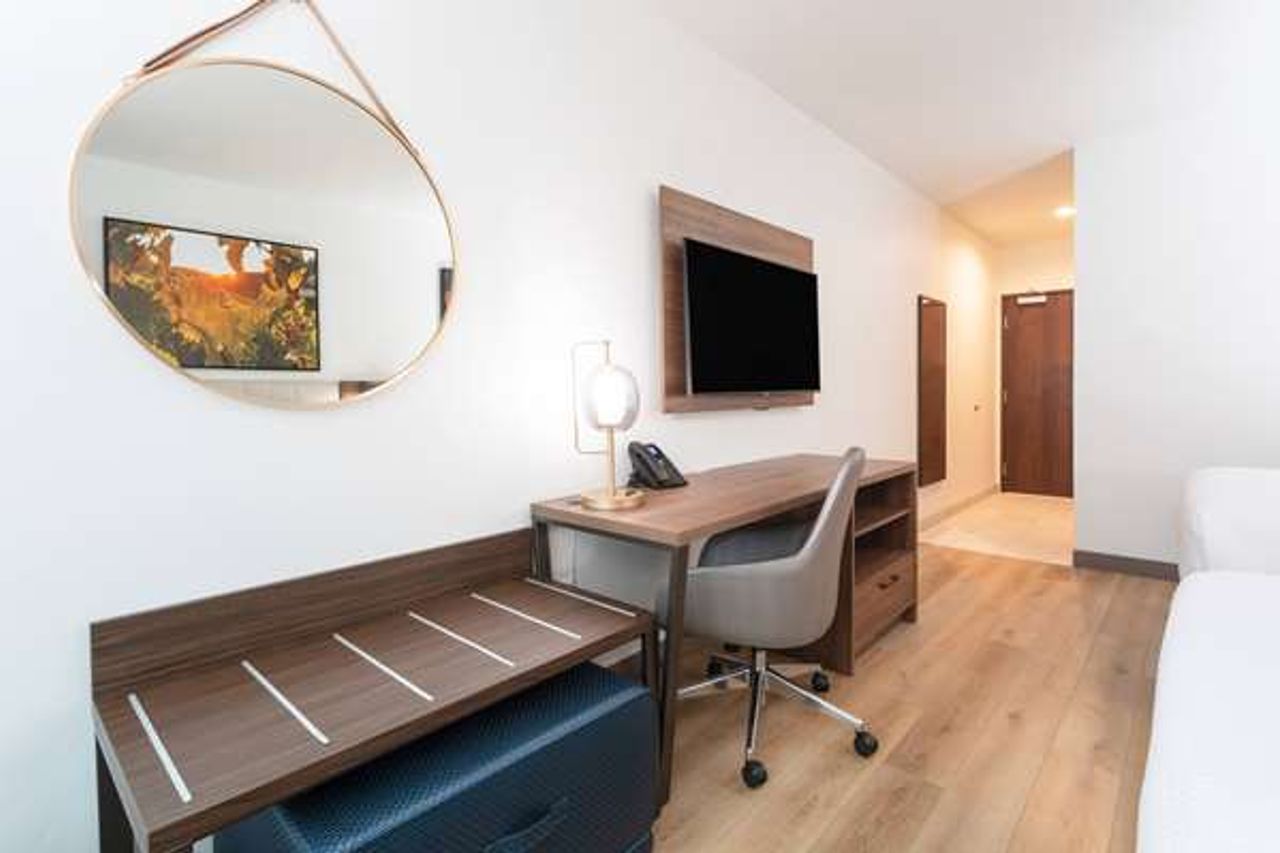 Photo of La Quinta Inn & Suites by Wyndham Galt Lodi North