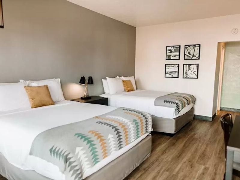Photo of Maverick Hotel Eugene Near University, Ascend Hotel Collection - Room, 2 Queen beds