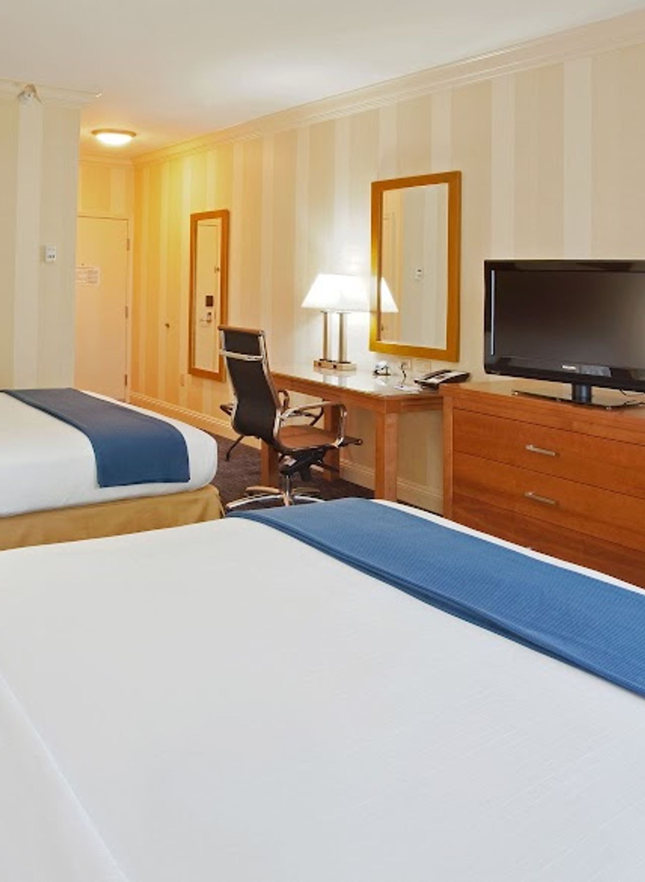Photo of Holiday Inn Express & Suites Santa Cruz, an IHG Hotel