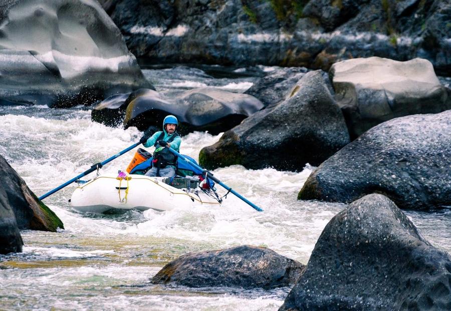Rafting through the notorious rapid, Blossom Bar, on the Wild & Scenic Section of the Rogue River.