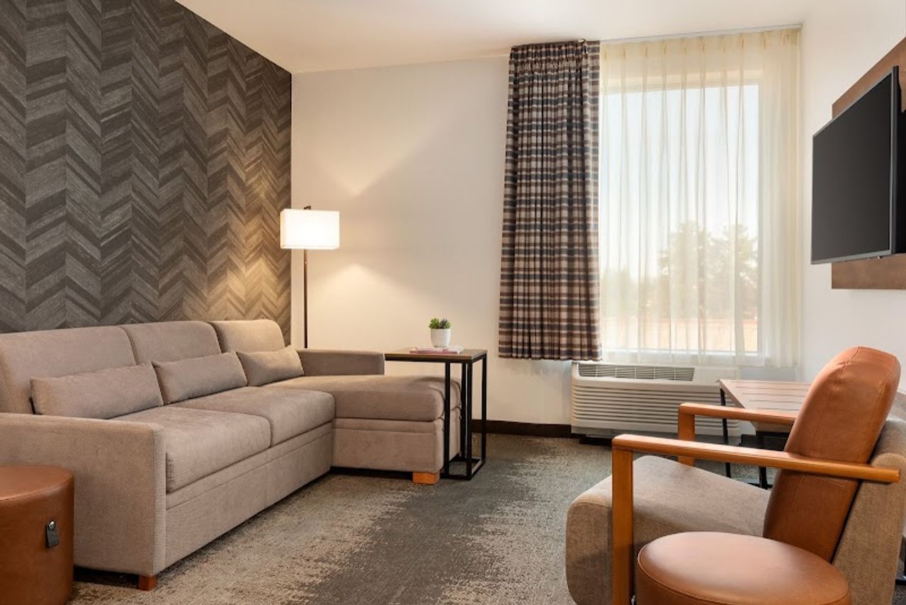 Photo of La Quinta Inn & Suites by Wyndham Santa Rosa Sonoma