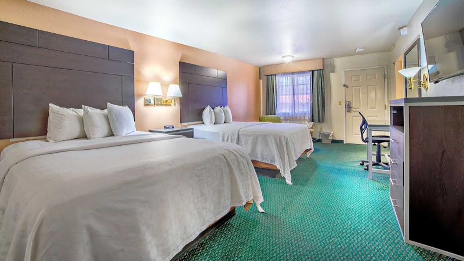 Photo of Turlock Inn