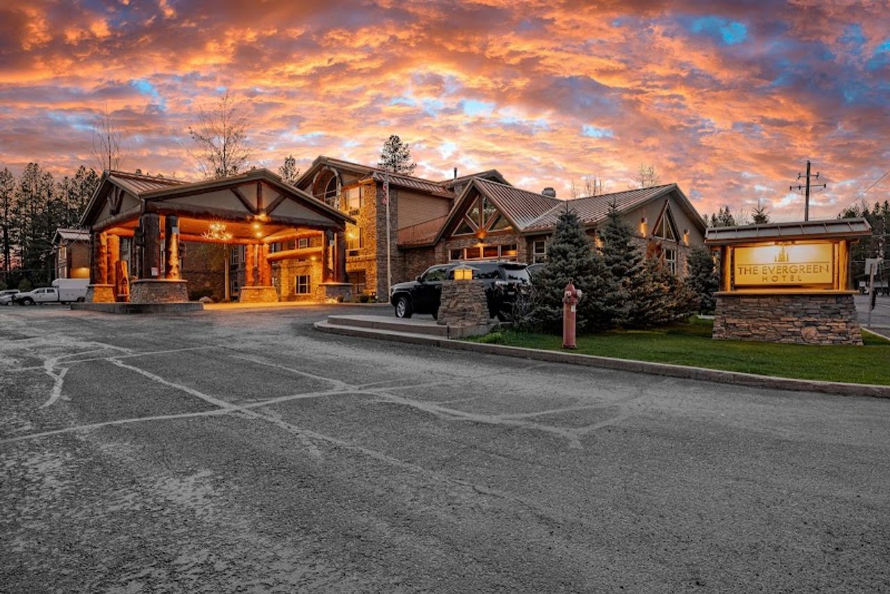 Photo of The Evergreen Hotel