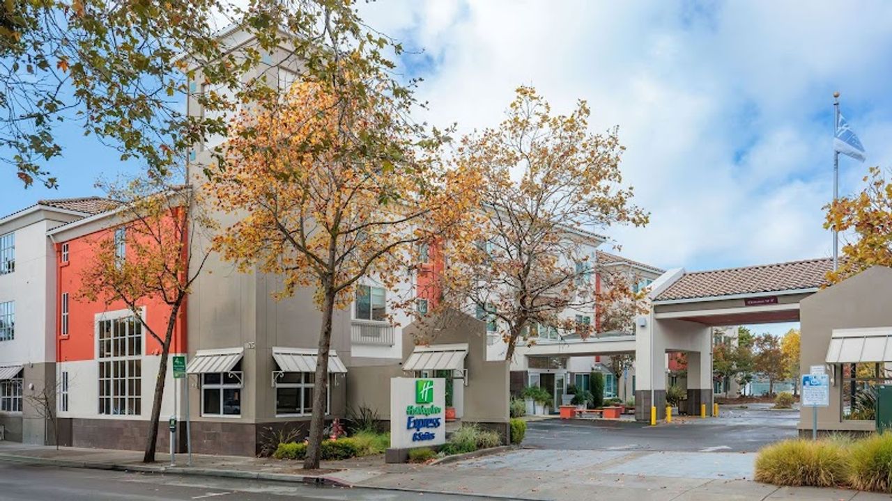 Photo of Holiday Inn Express & Suites Berkeley by IHG