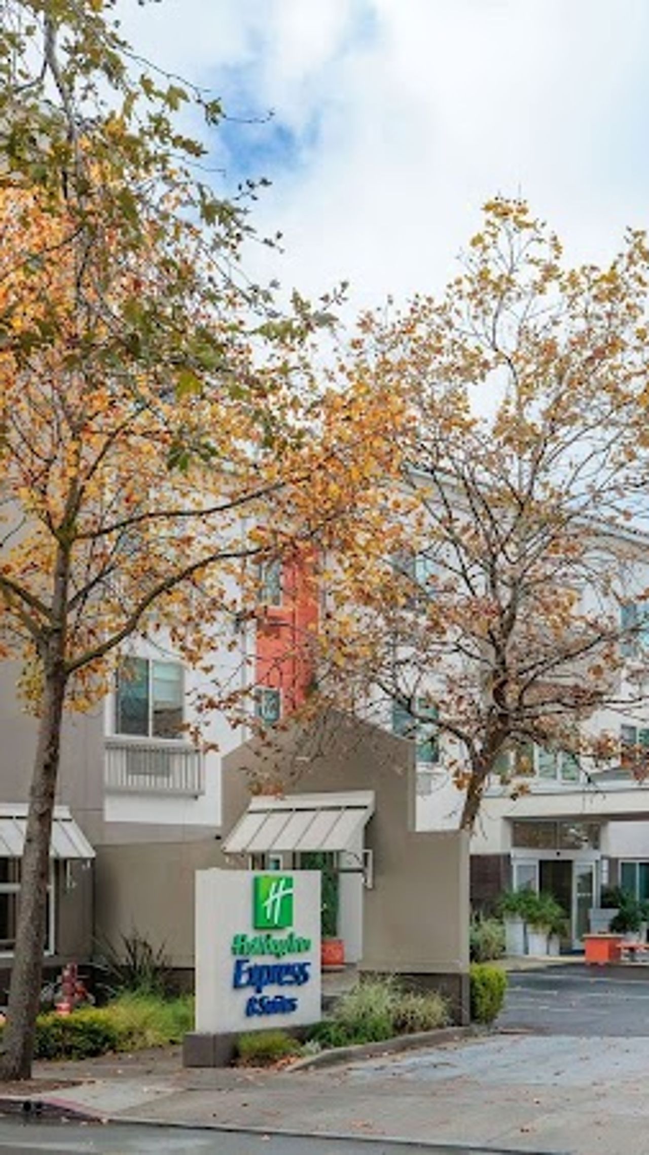 Photo of Holiday Inn Express & Suites Berkeley by IHG