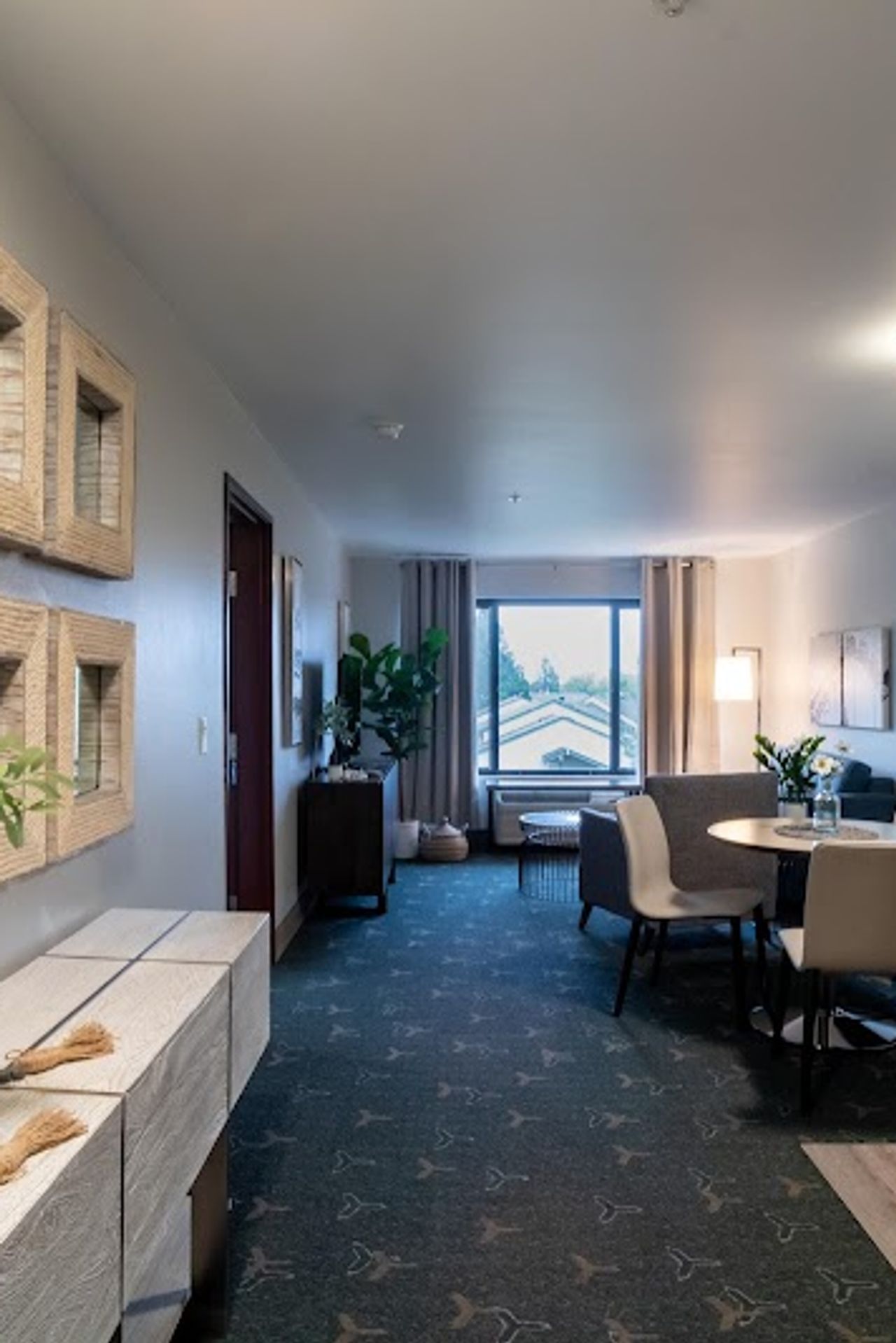 Photo of Oxford Suites Portland - Jantzen Beach