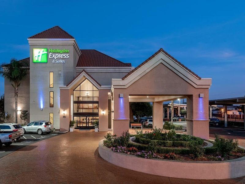 Holiday Inn Express & Suites Lathrop by IHG