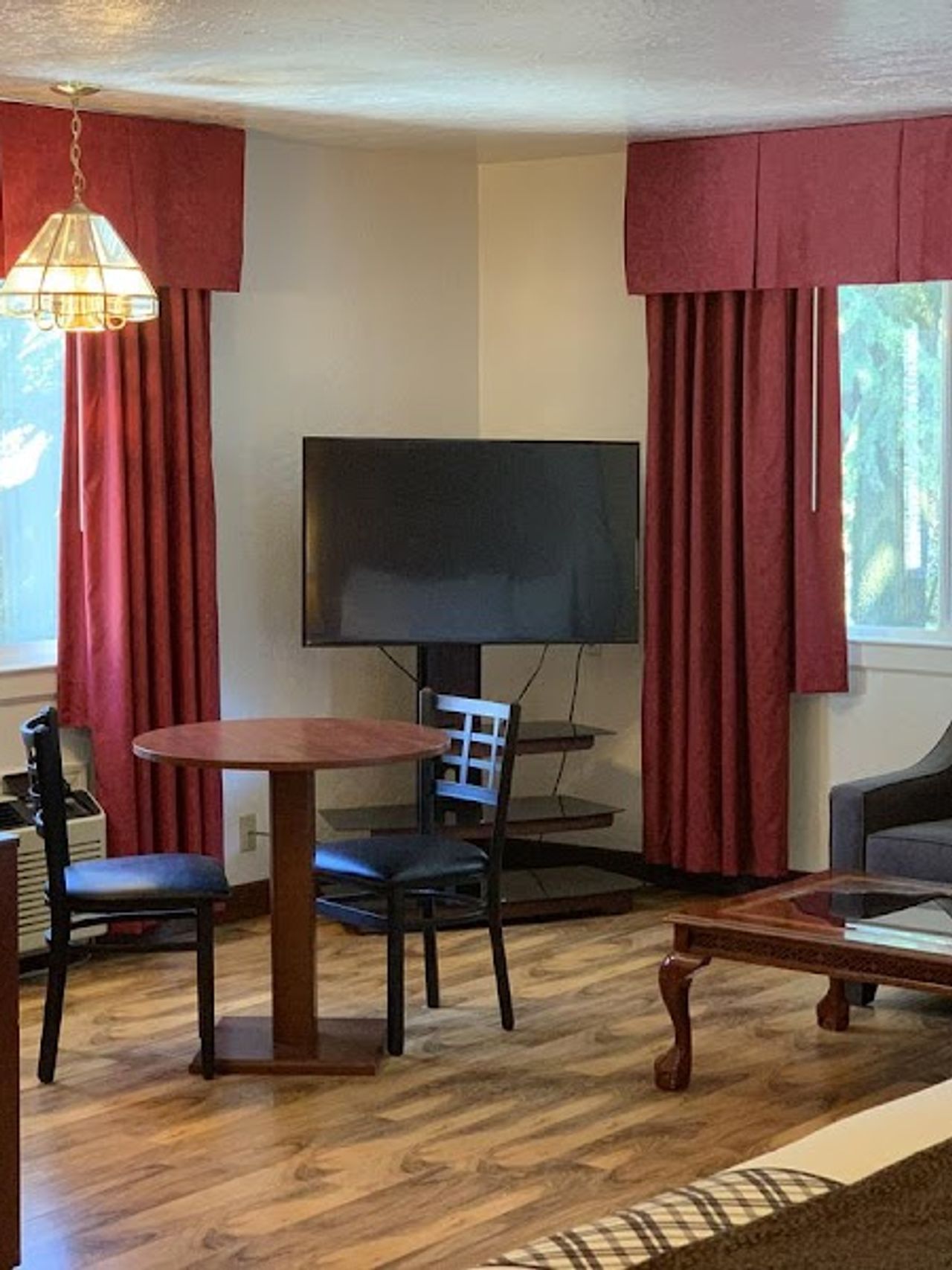 Photo of Red Carpet Inn Medford, OR