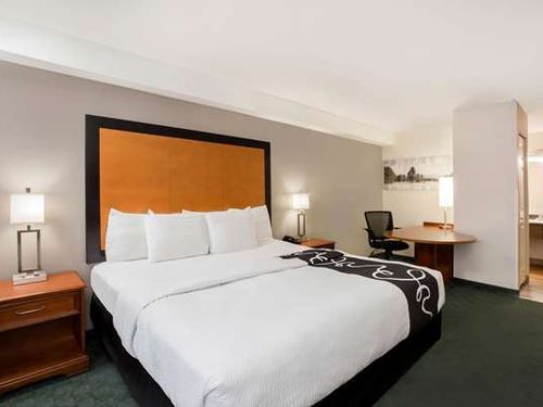 Photo of La Quinta Inn by Wyndham Everett