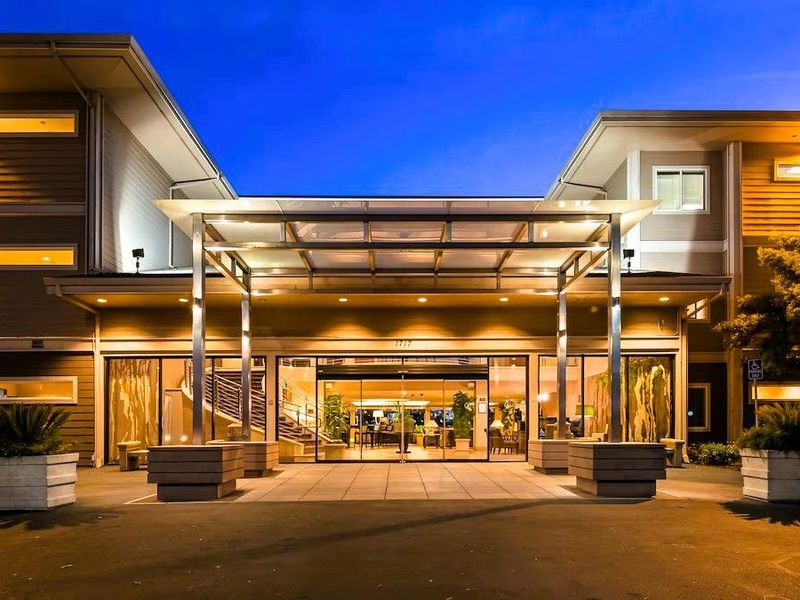 Best Western Plus Bayside Hotel