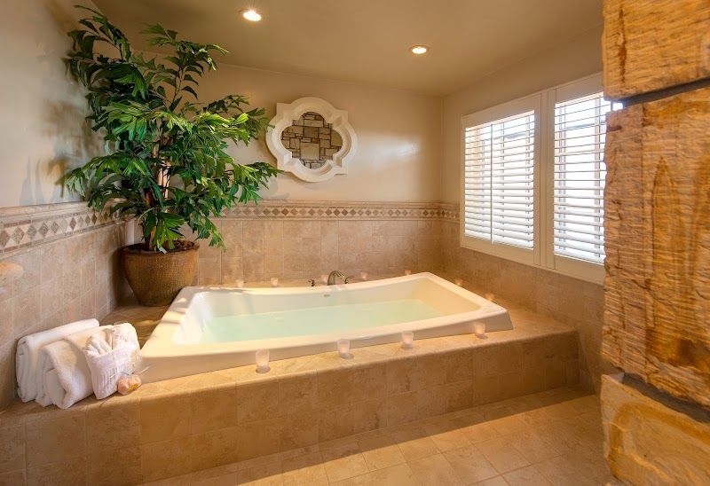 Photo of Horizon Inn & Ocean View Lodge - King Cottage Suite, Jacuzzi Fireplace, Pet-Friendly