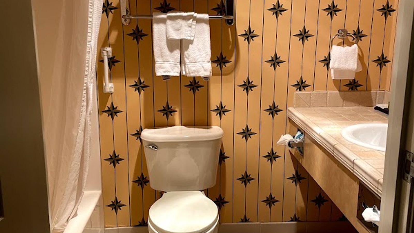 Photo of Plaza Inn & Suites