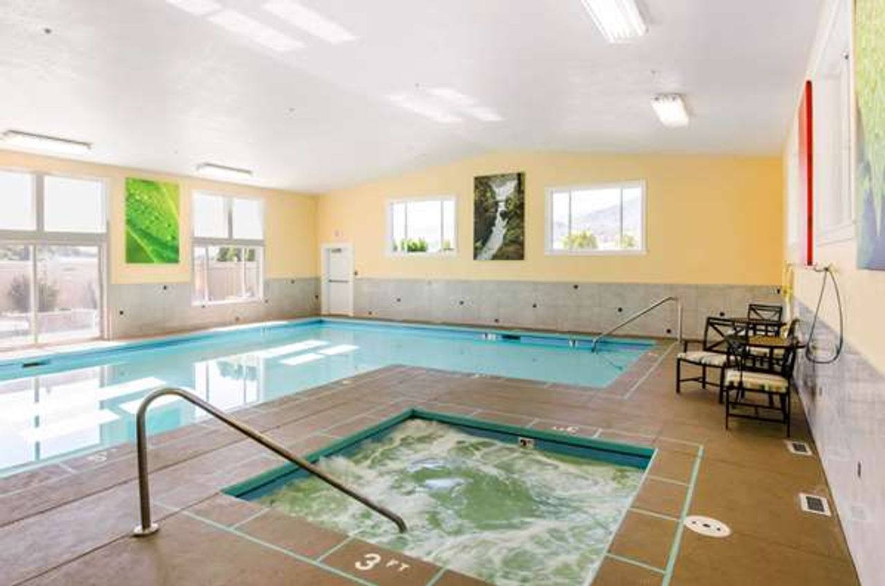 Photo of Comfort Inn & Suites