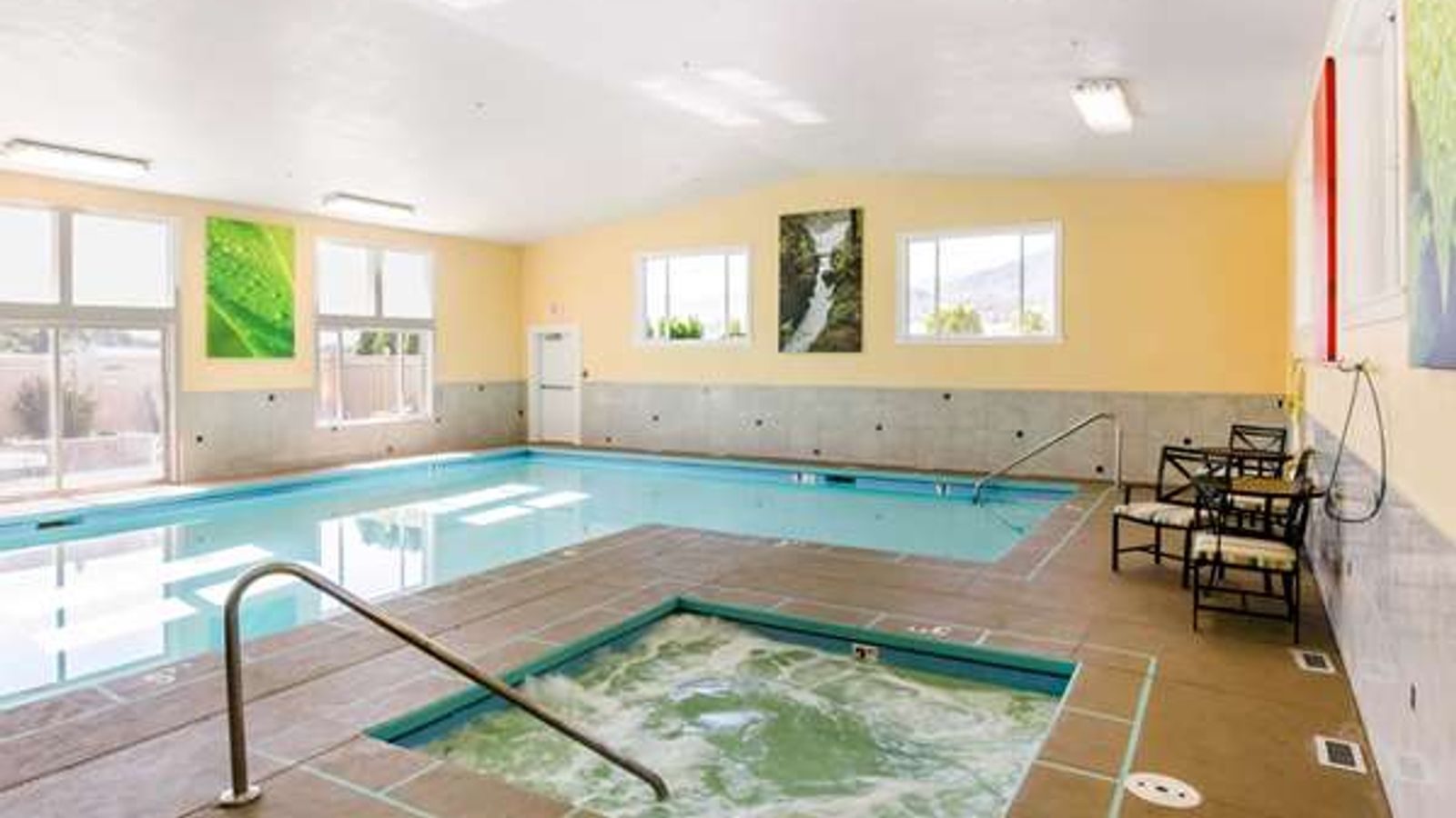 Photo of Comfort Inn & Suites