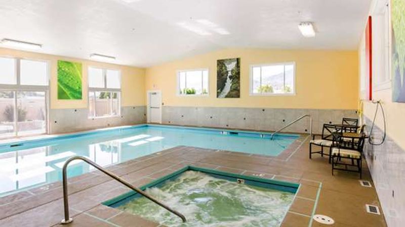 Photo of Comfort Inn & Suites