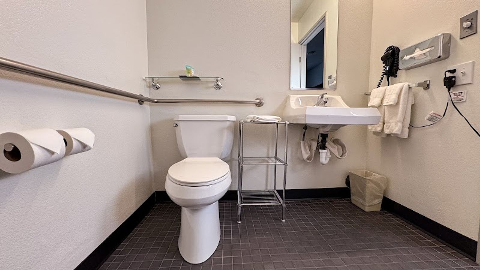 Photo of Hotel Ruby Sandpoint | Ponderay