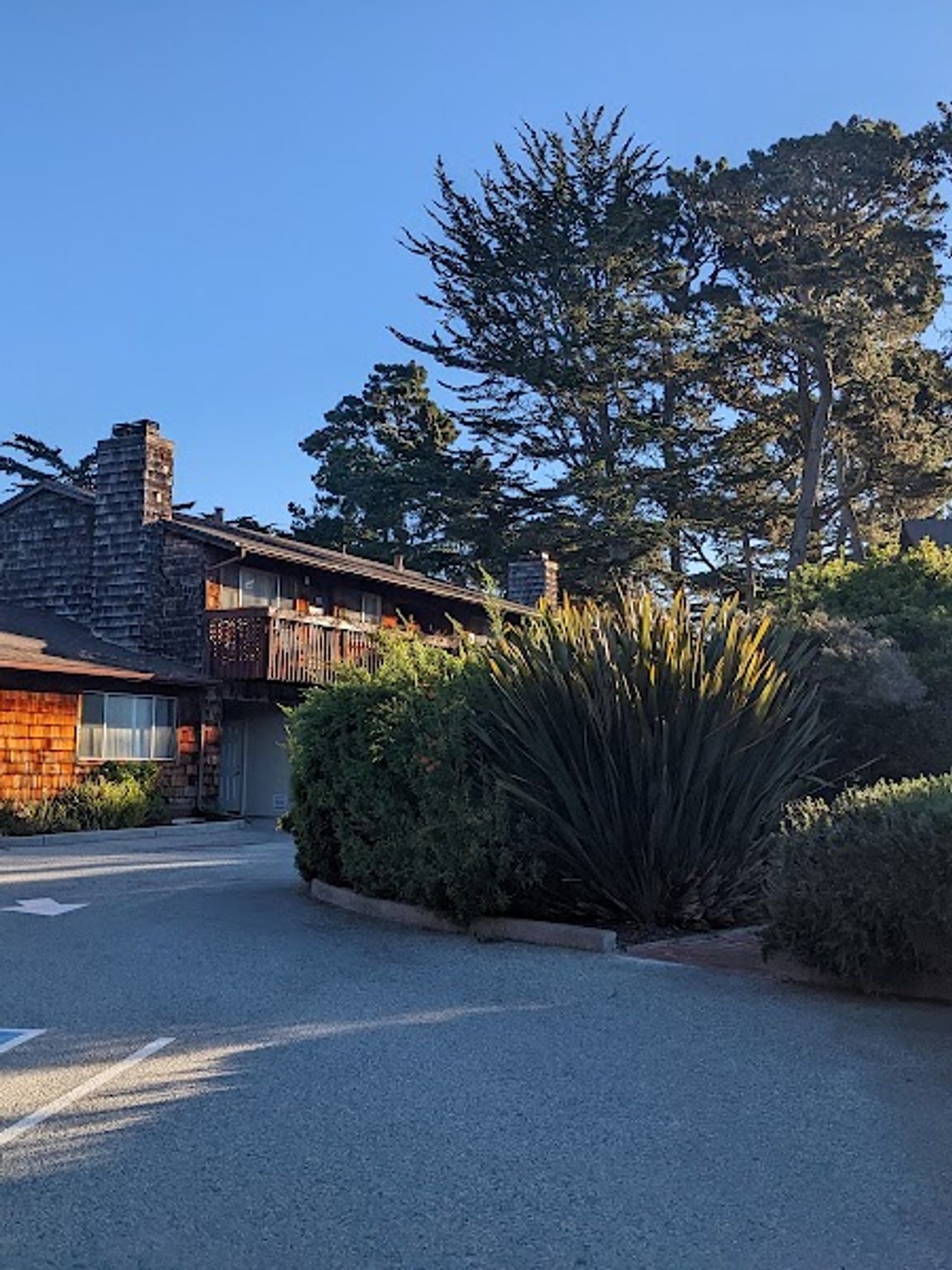 Photo of Pacific Gardens Inn - Free Parking