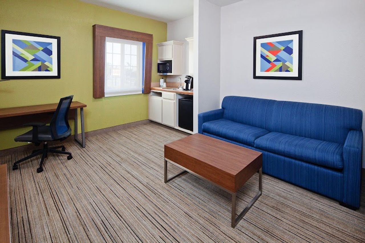 Photo of Holiday Inn Express & Suites Tulare by IHG