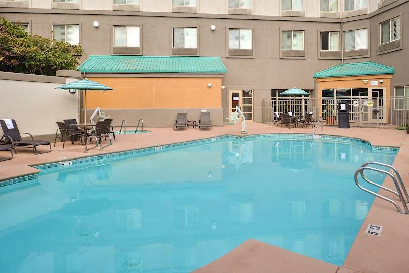 Photo of Holiday Inn Express & Suites Elk Grove Central - Hwy 99 by IHG