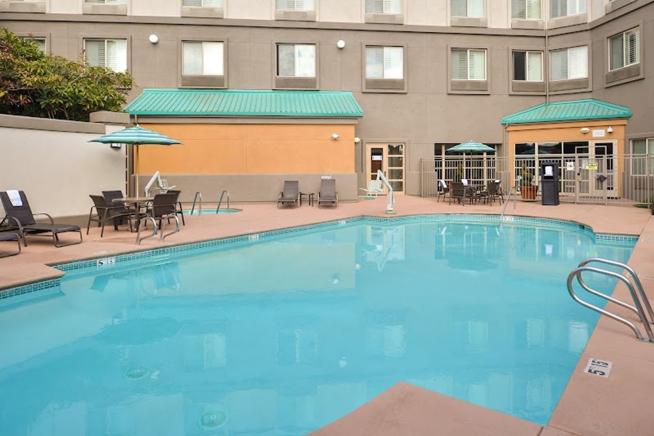 Photo of Holiday Inn Express & Suites Elk Grove Central - Hwy 99 by IHG