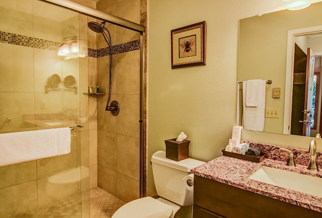 Photo of Trumpeter Inn Bed & Breakfast