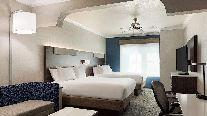 Photo of Holiday Inn Express & Suites Bakersfield Central, an IHG Hotel