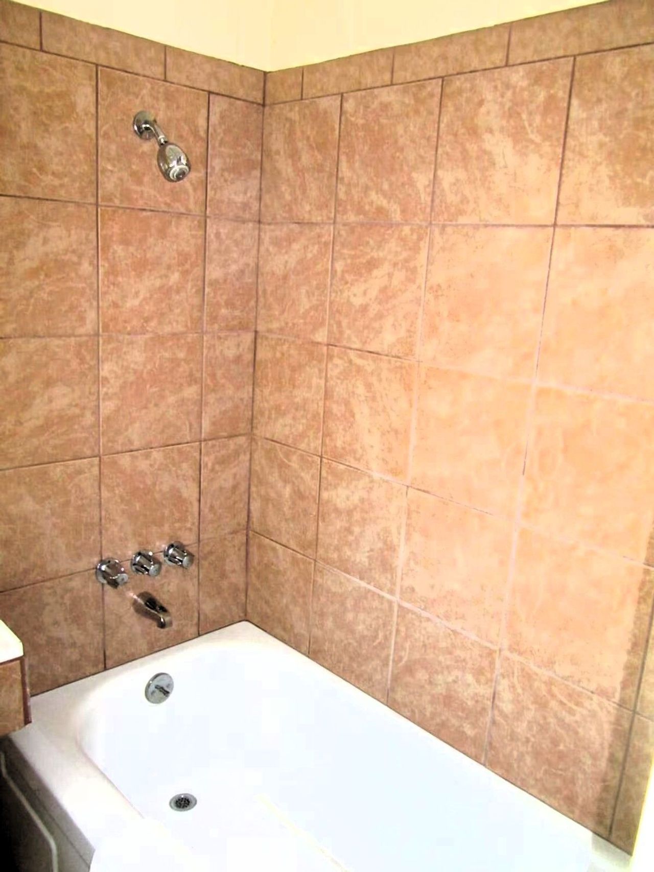 Relax Inn - Bathroom