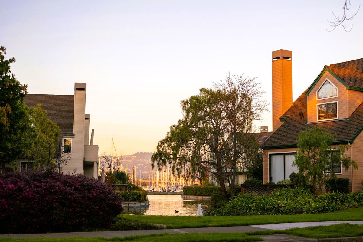 Sunset overlooking the Alameda marina in Alameda, CA, USA