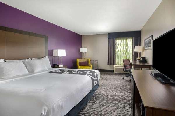 Photo of La Quinta Inn & Suites by Wyndham Visalia/Sequoia Gateway