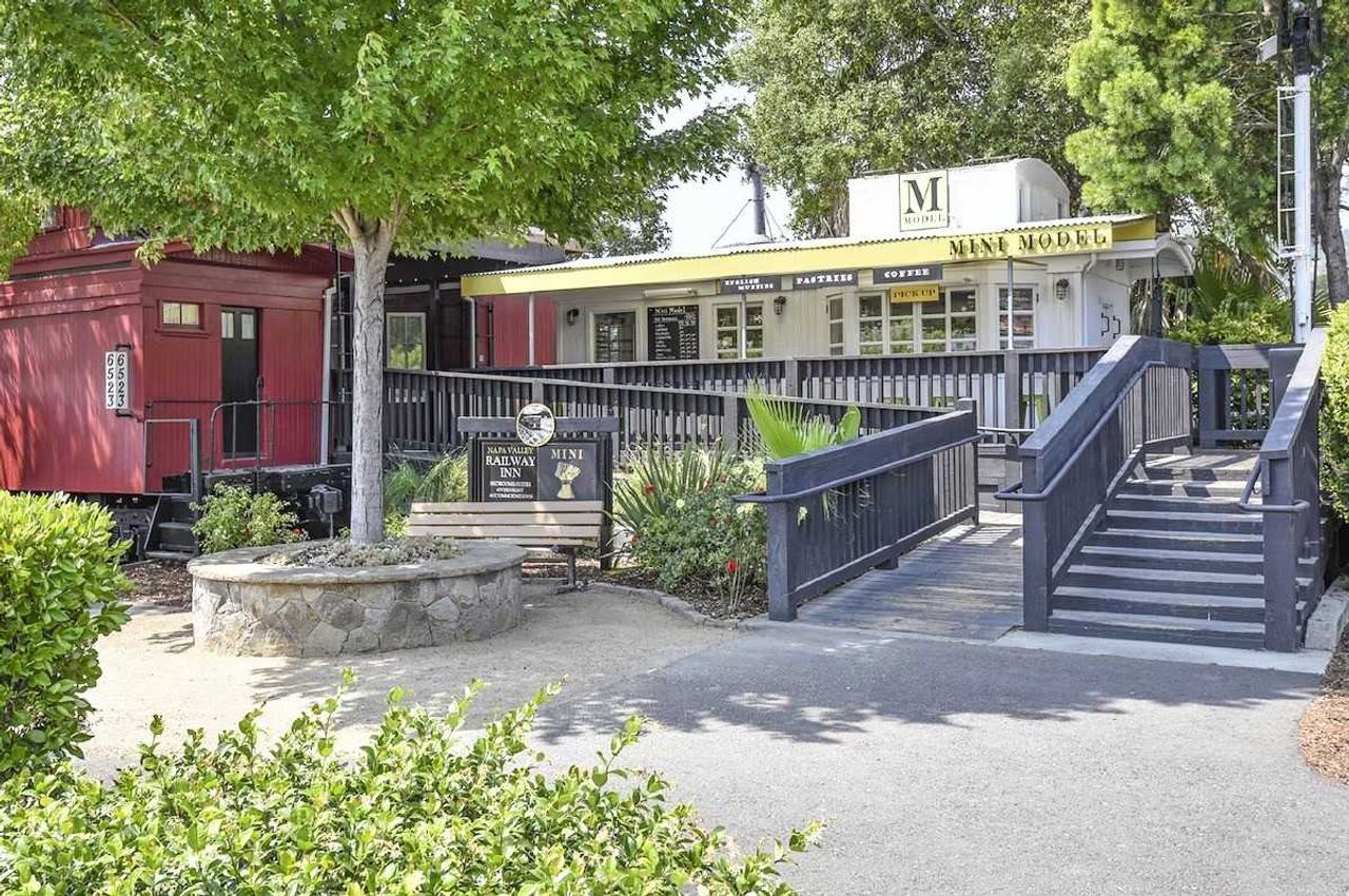 Napa Valley Railway Inn