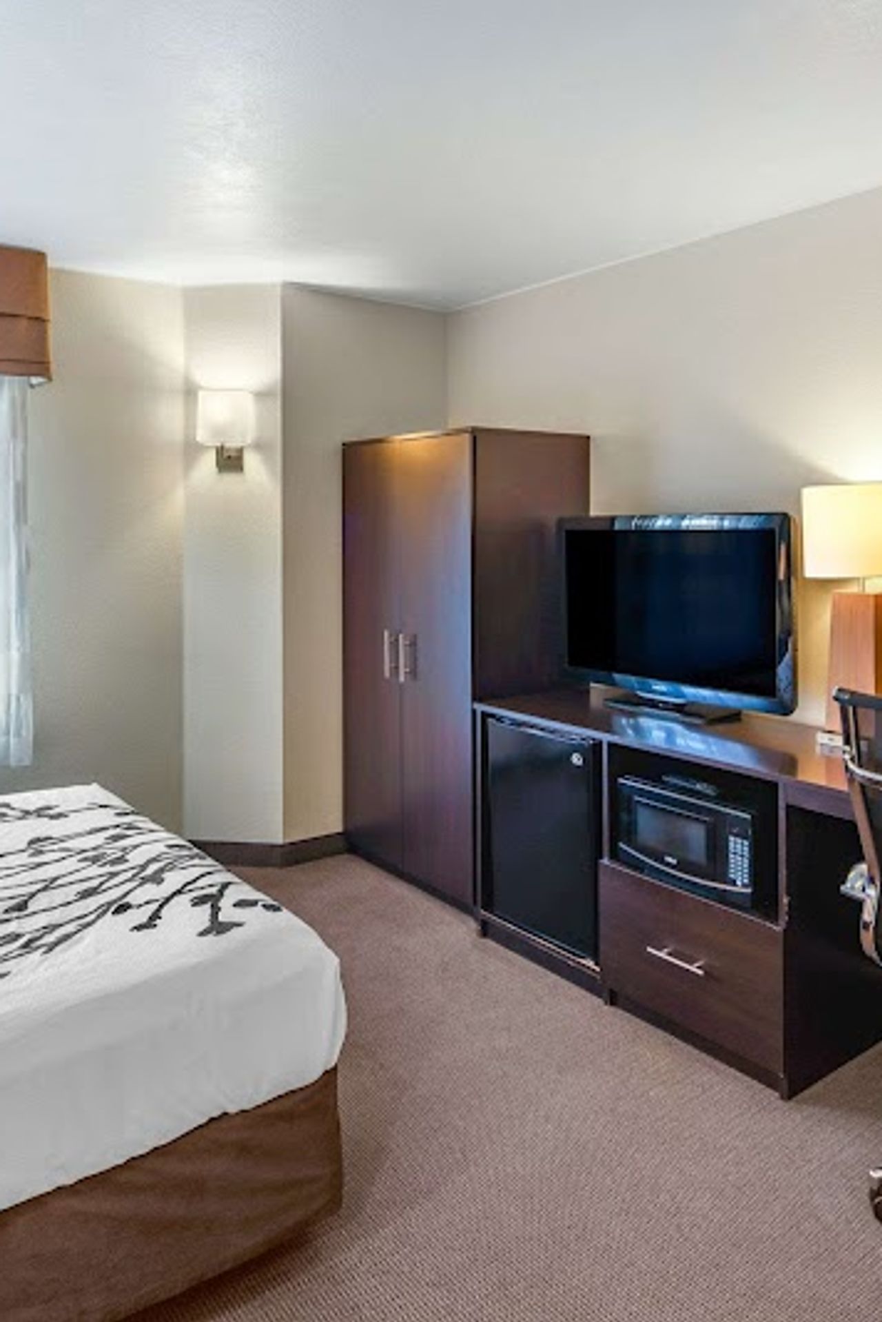 Photo of Sleep Inn near Washington State Line