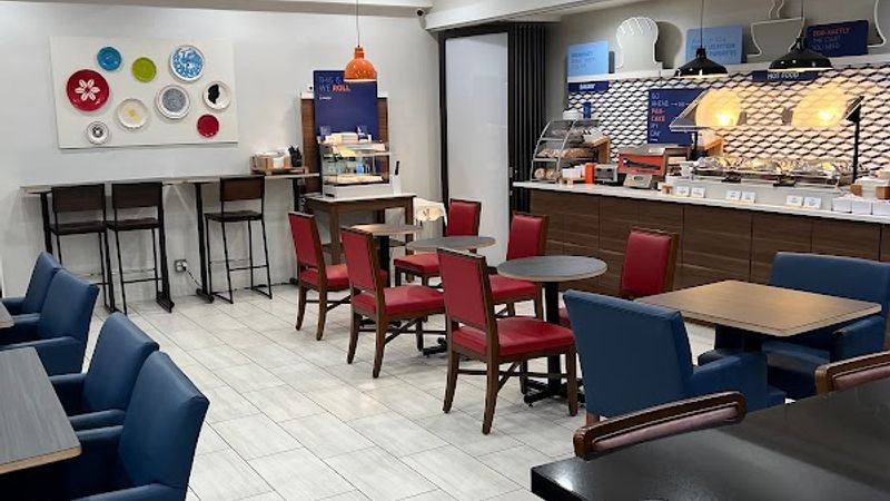 Photo of Holiday Inn Express & Suites