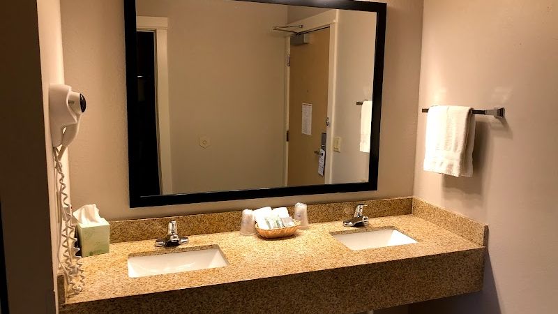 Photo of Lighthouse Suites Inn