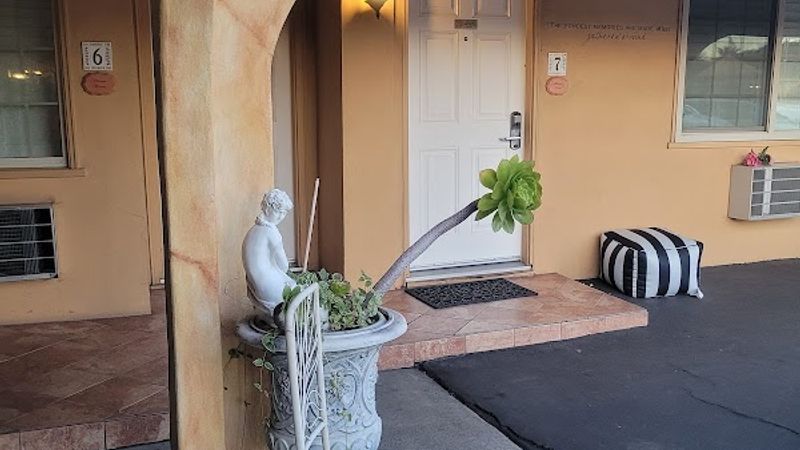 Photo of Chardonnay Lodge