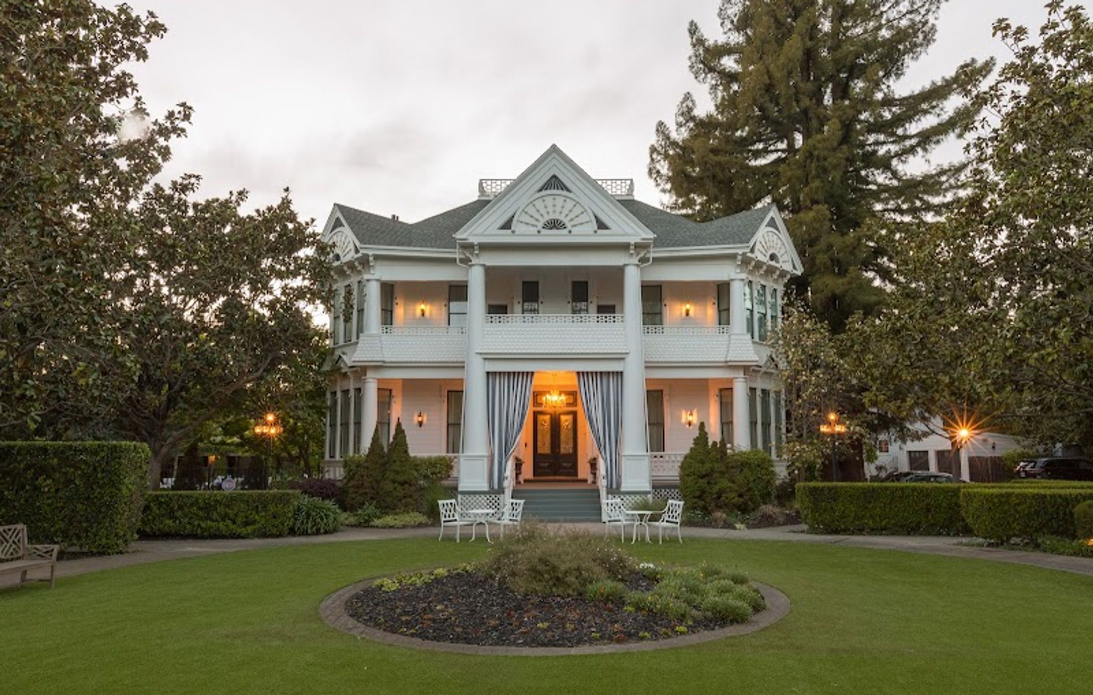 White House Napa Valley Inn