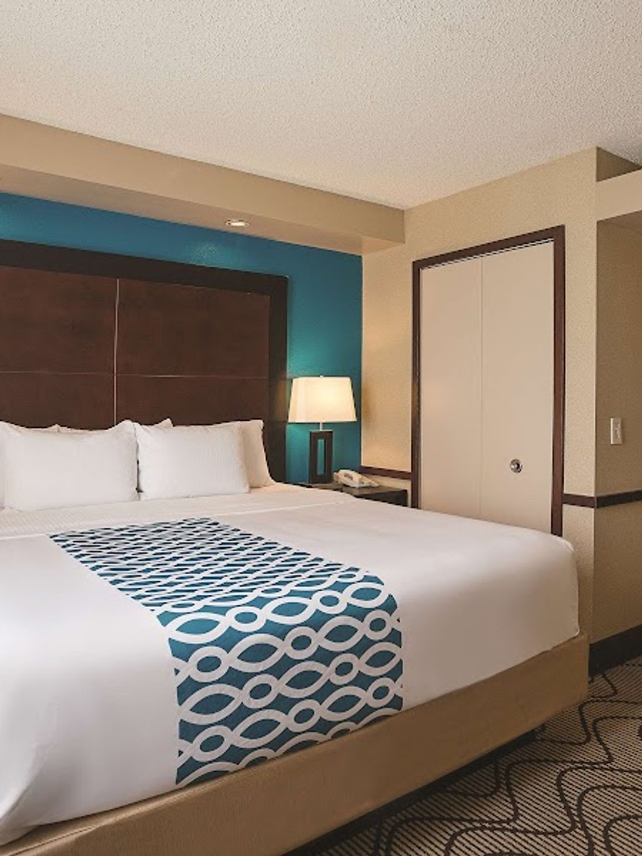 Photo of La Quinta Inn & Suites by Wyndham Central Point - Medford