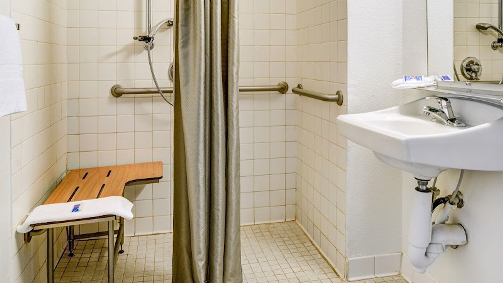 Photo of Motel 6 Troutdale, OR - Portland East