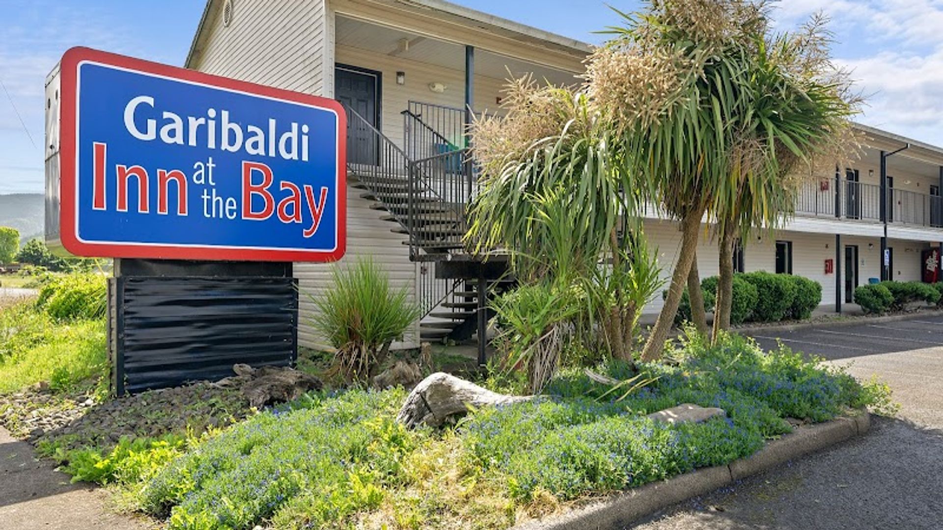 Garibaldi Inn at the Bay