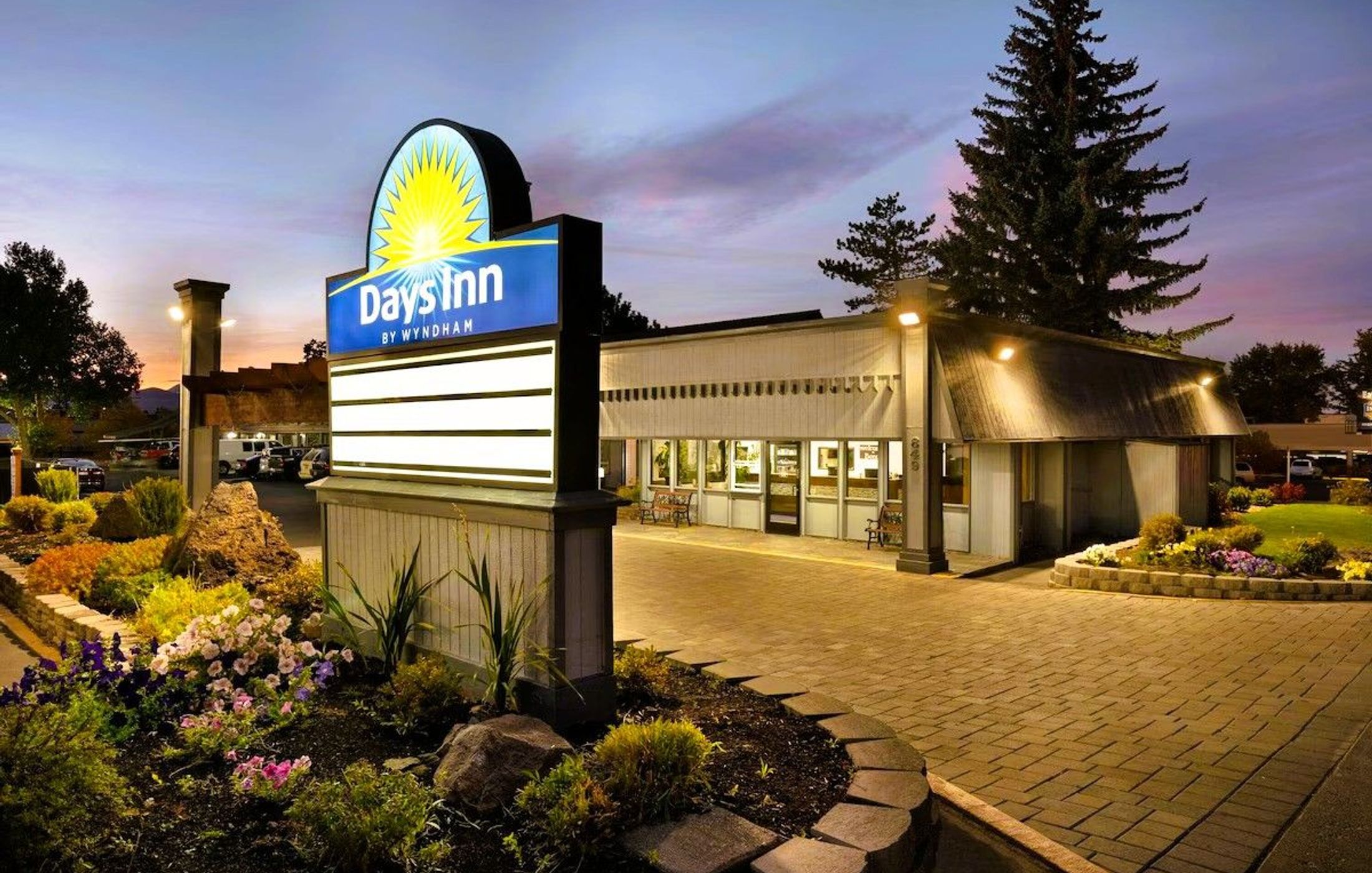 Days Inn by Wyndham Bend