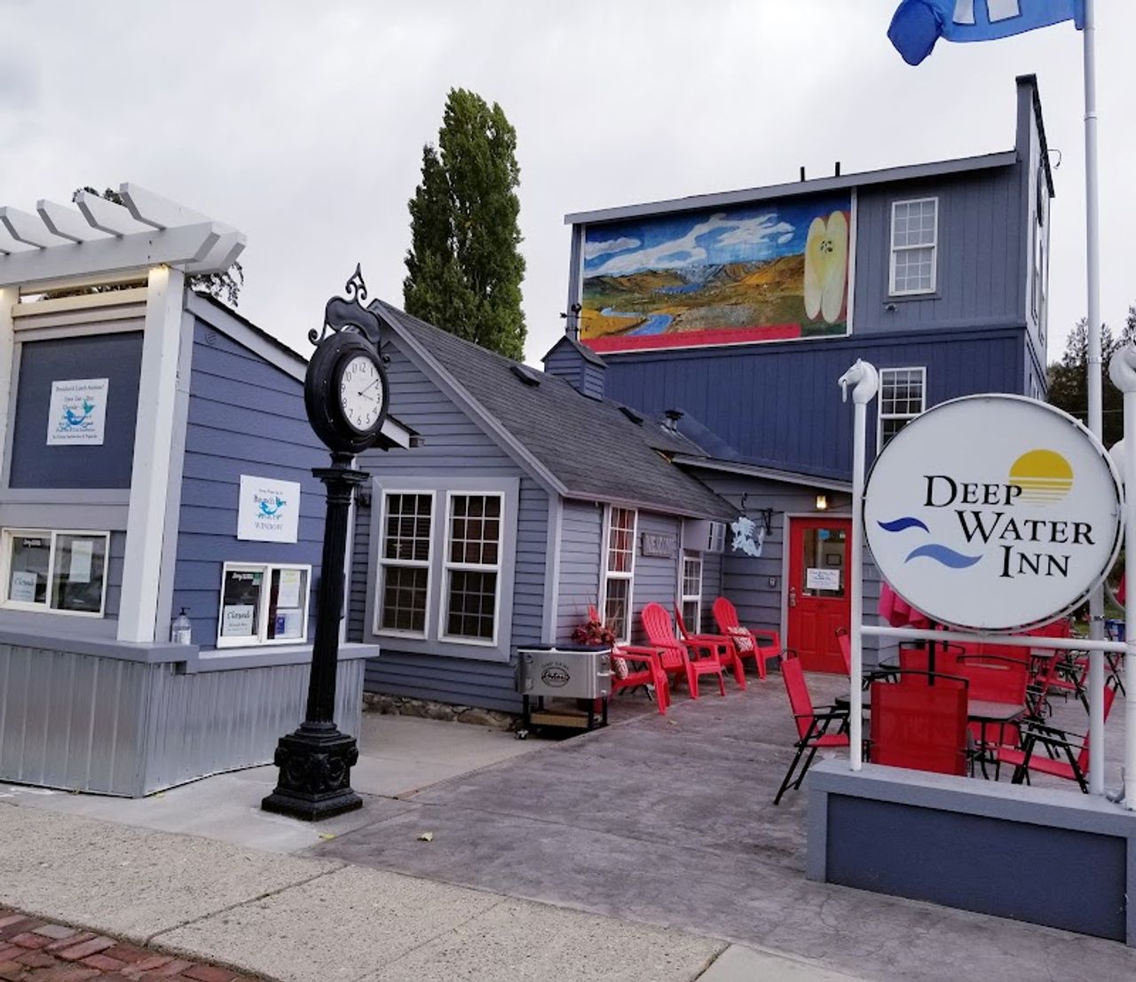 Photo of Deep Water Inn