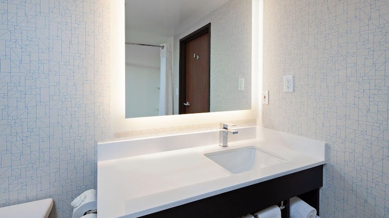 Photo of Holiday Inn Express & Suites Oakland-Airport by IHG